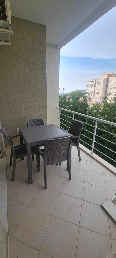 Sea Side Radhime Apartament Wlora