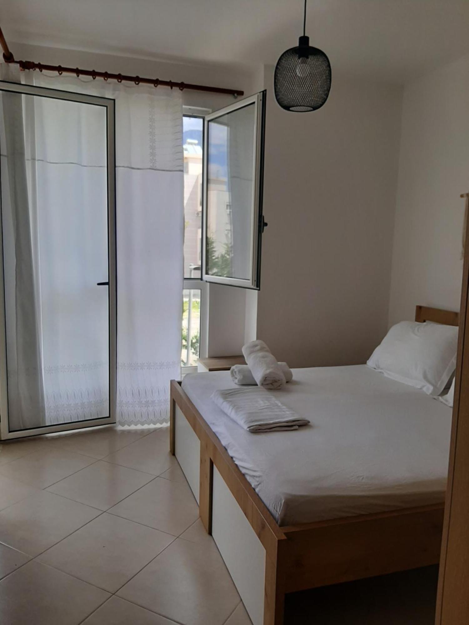 Sea Side Radhime Apartament Wlora
