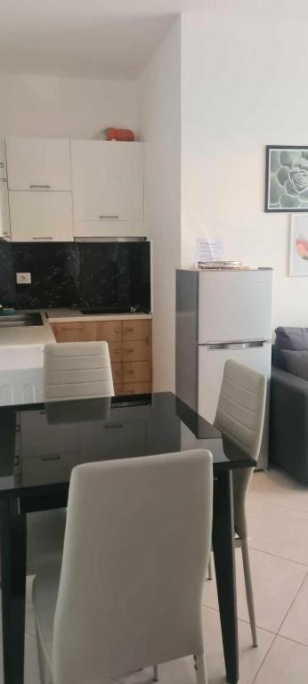Apartament Sea Side Radhime Wlora